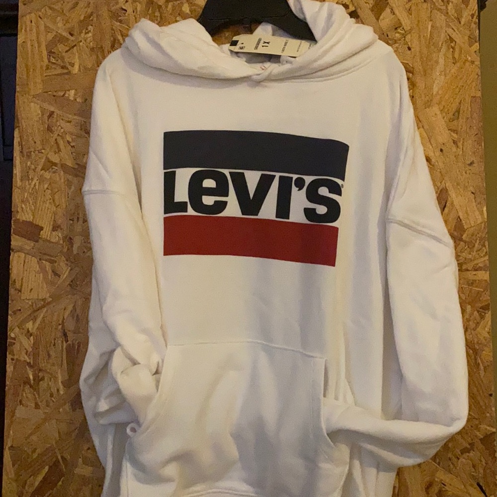 BRAND NEW!! Women’s white Levi’s hoodie size 1X.
